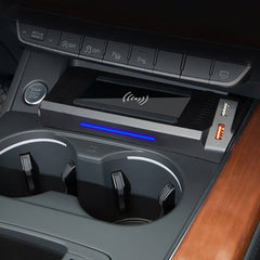 Audi A4 2016-2024 / Audi A5 2017-2024 Brezžični polnilec za telefon s 15 W hitrim polnjenjem 