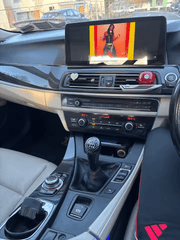 BMW 5-Serie GT F07 09-17 - 12,3" avtoradio z Apple CarPlay in Android Auto, nameščen v notranjosti vozila.