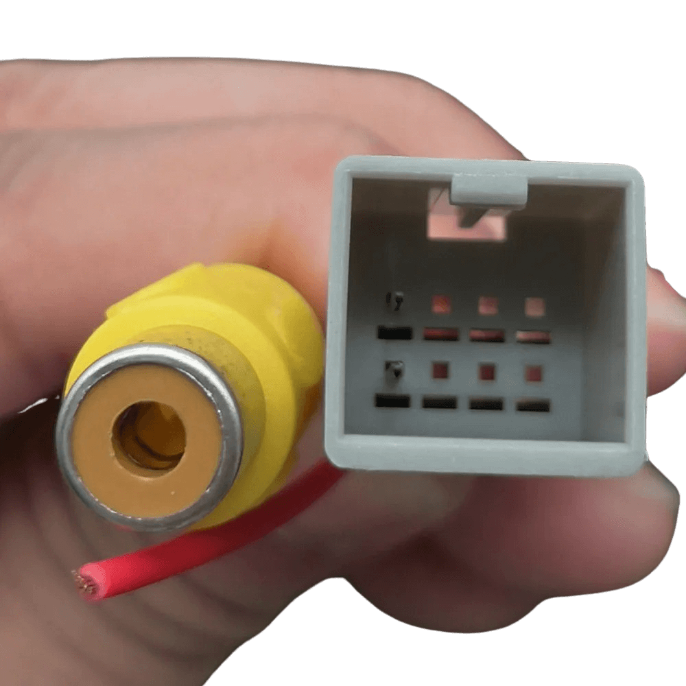 Adapter kabel Suzuki/Mistubishi/Isuzu – originalna vzvratna kamera na nadomestnem avtoradiu – Carmedia24.si