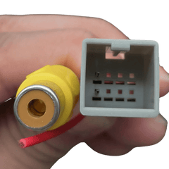Adapter kabel Suzuki/Mistubishi/Isuzu – originalna vzvratna kamera na nadomestnem avtoradiu – Carmedia24.si