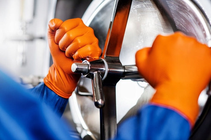 Orange GoGrip nitrilhandske med anatomisk pasform